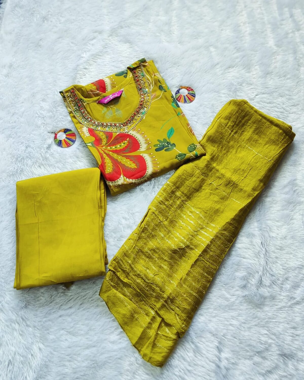 Green silk blend embroidered 3 piece V neck suit set for women with dupatta