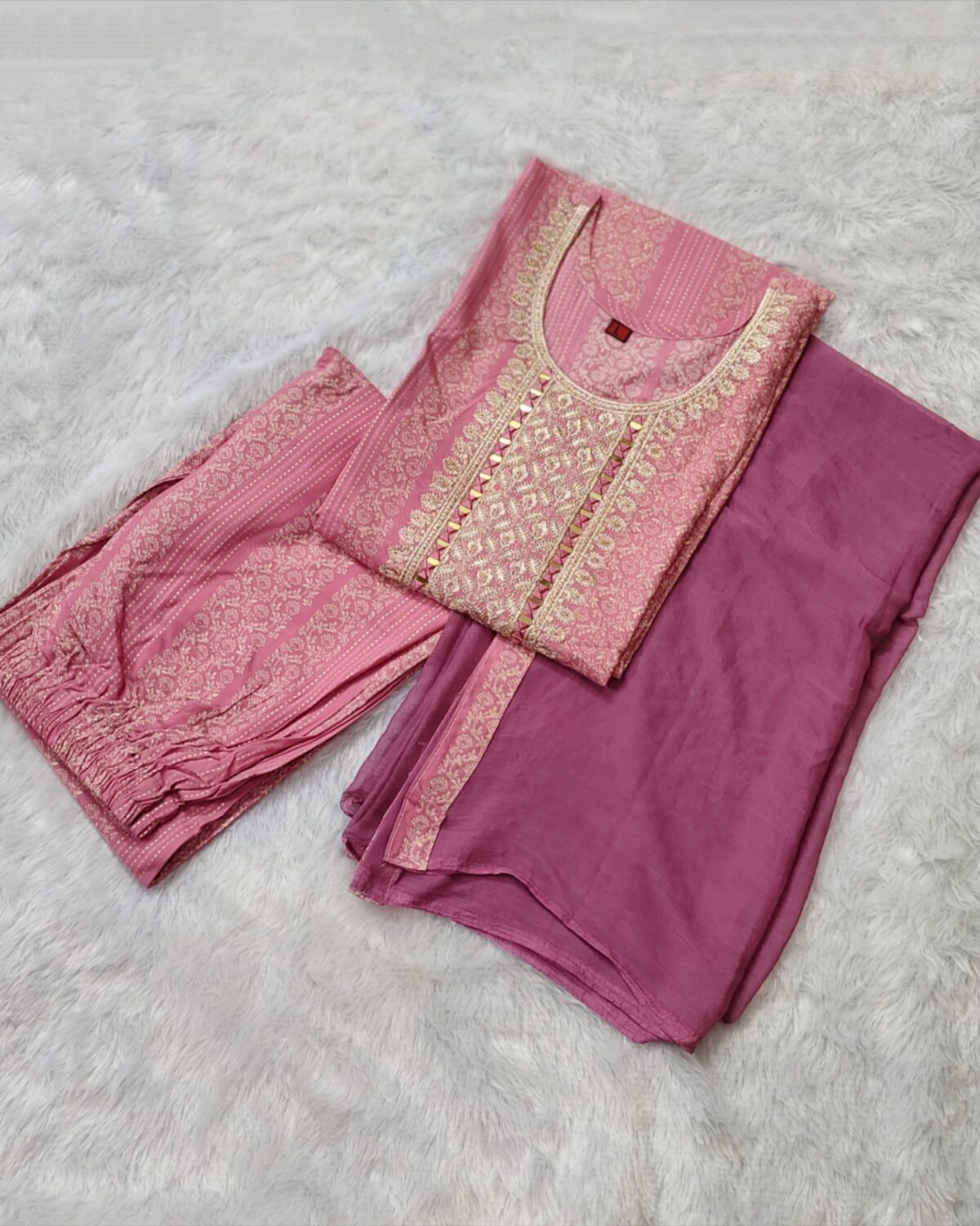 Women’s ethnic pink suit set – rayon cotton kurti with dupatta