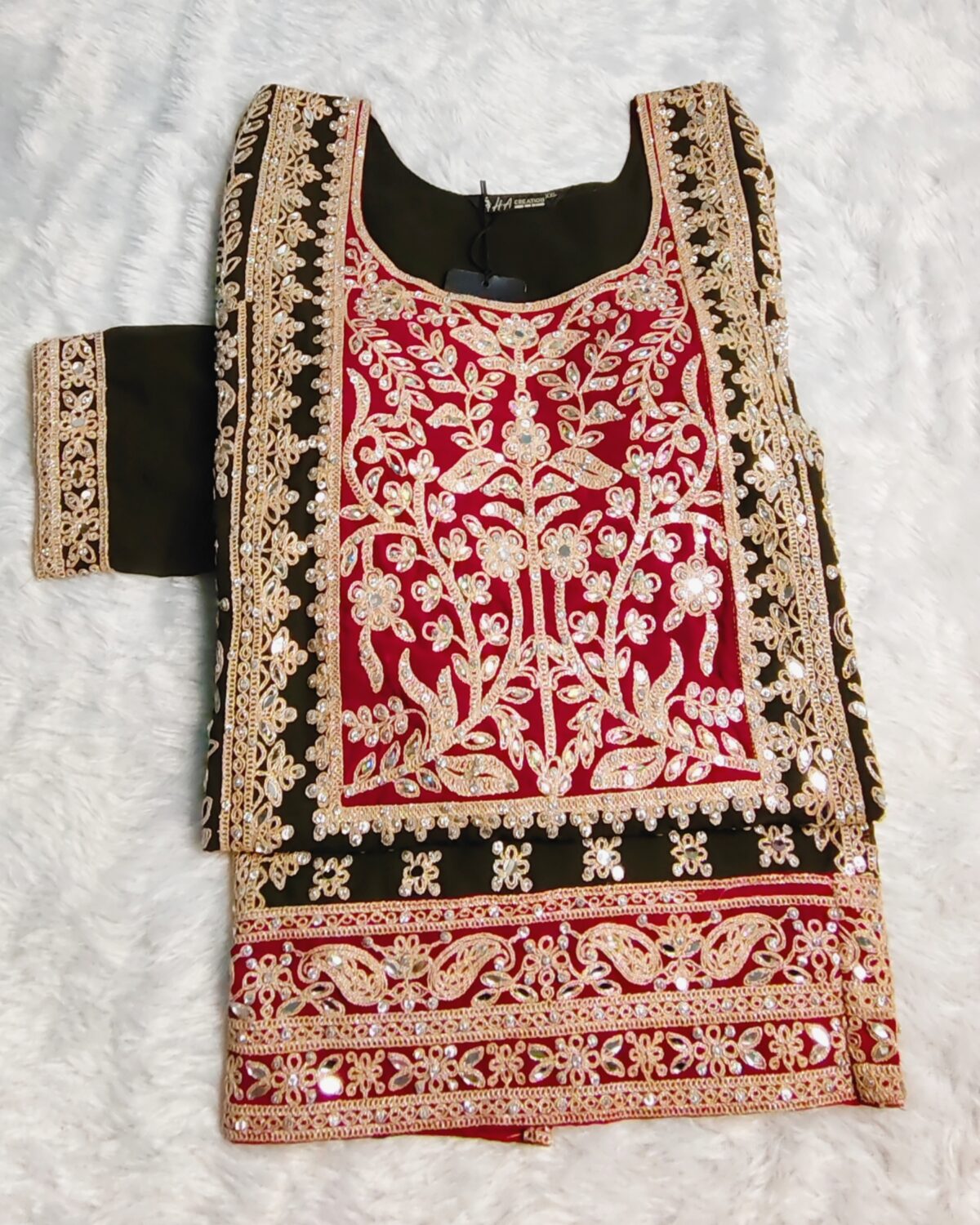 Elegant Embroidered Heavy Georgette Suit with Flowy Dupatta in Peacock Blue and Mehndi Green