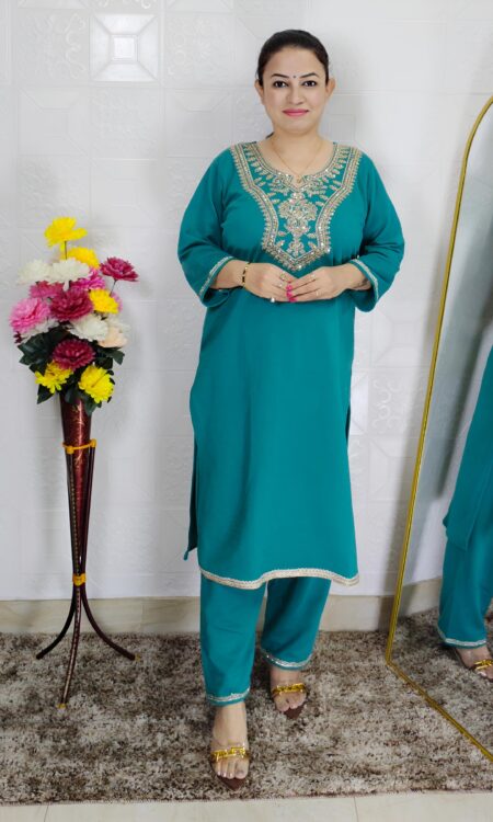 Women’s Woolen Embroidered Kurta Pant Set – Winter Ethnic Wear